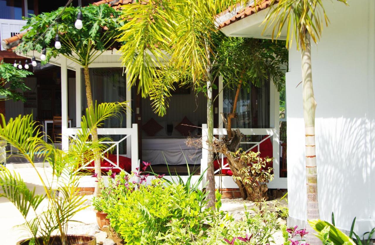 The High Dive Gili Gede By Ultimate Resorts Esterno foto