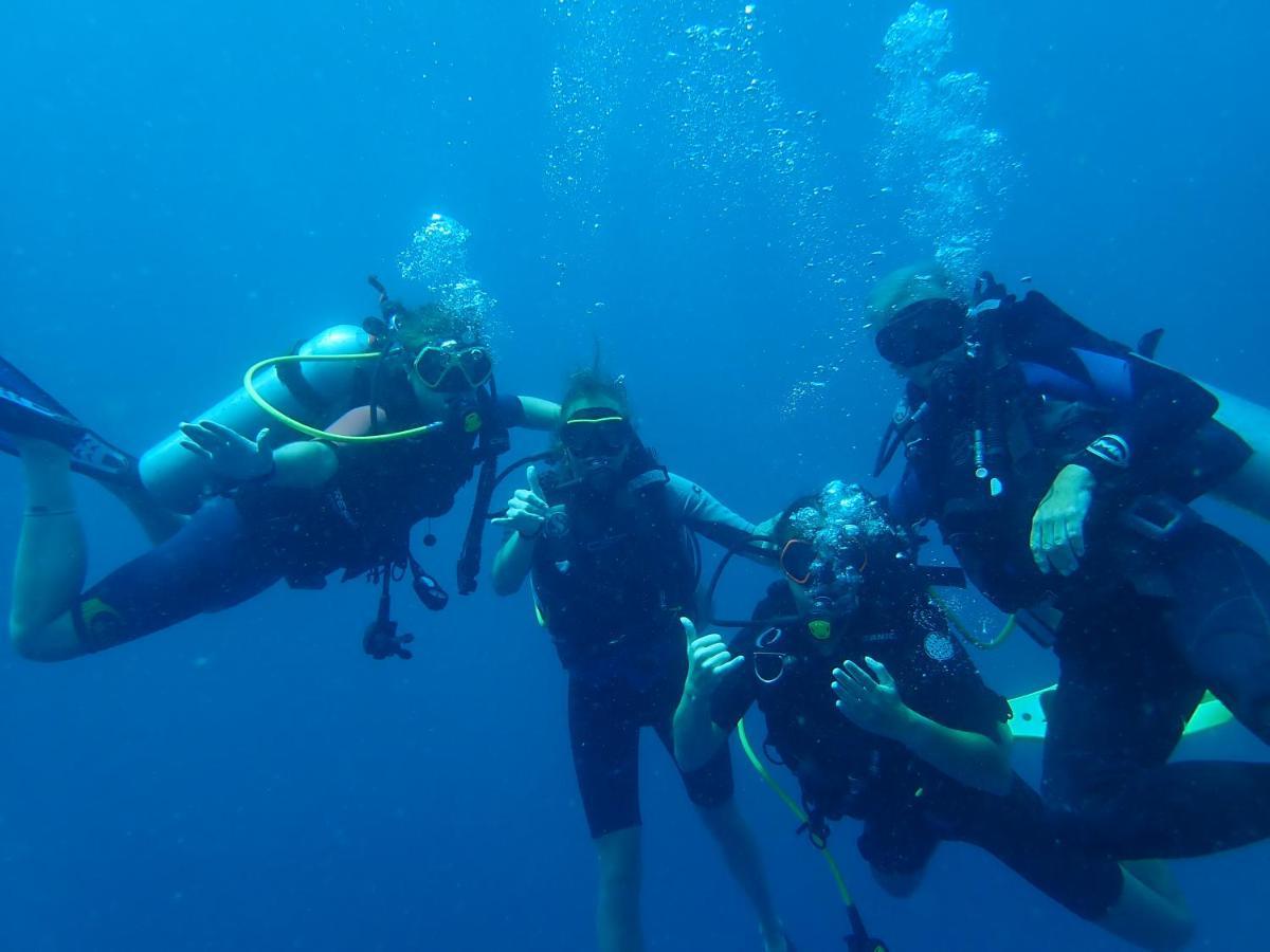 The High Dive Gili Gede By Ultimate Resorts Esterno foto